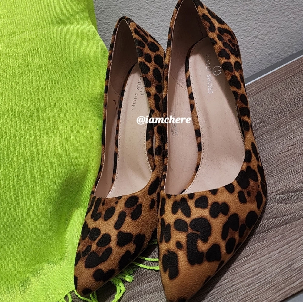 Leopard Pumps - Picture 2 of 8